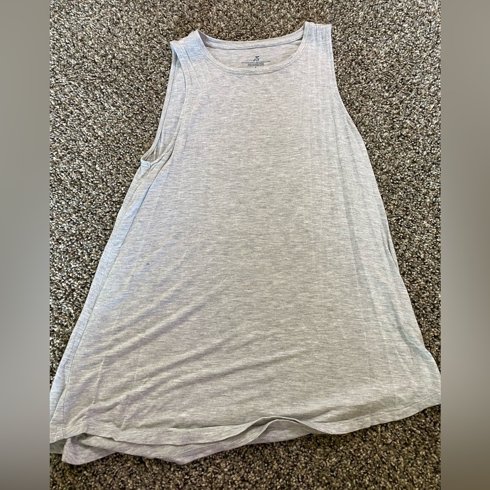Tank tops - Picture 3 of 3